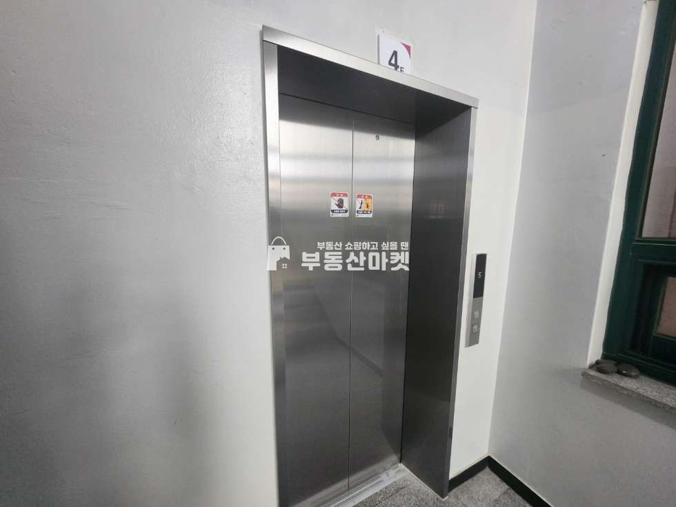 전남광주 서구 쌍촌동 쌍촌동 5.18공원 사거리 코너 / 4층 내부 매우 깔끔/엘리베이터 있음/ 월세 매물번호 17015 사진 18