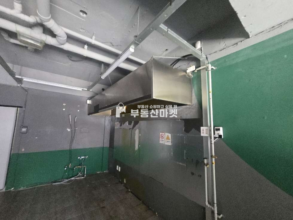 전남광주 서구 쌍촌동 쌍촌동 / 아파트 밀집 원룸 촌 / 1층 공실 상가 임대. 월세 매물번호 17022 사진 2
