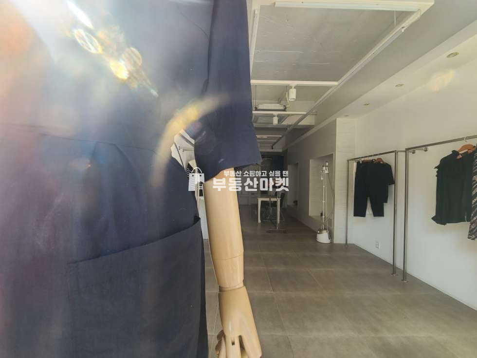 전남광주 서구 금호동 금호동 대로변 / 광고효과 좋음/ 직접배후세대 유동인구 많음/ 의류 추천 월세 매물번호 14007 사진 2