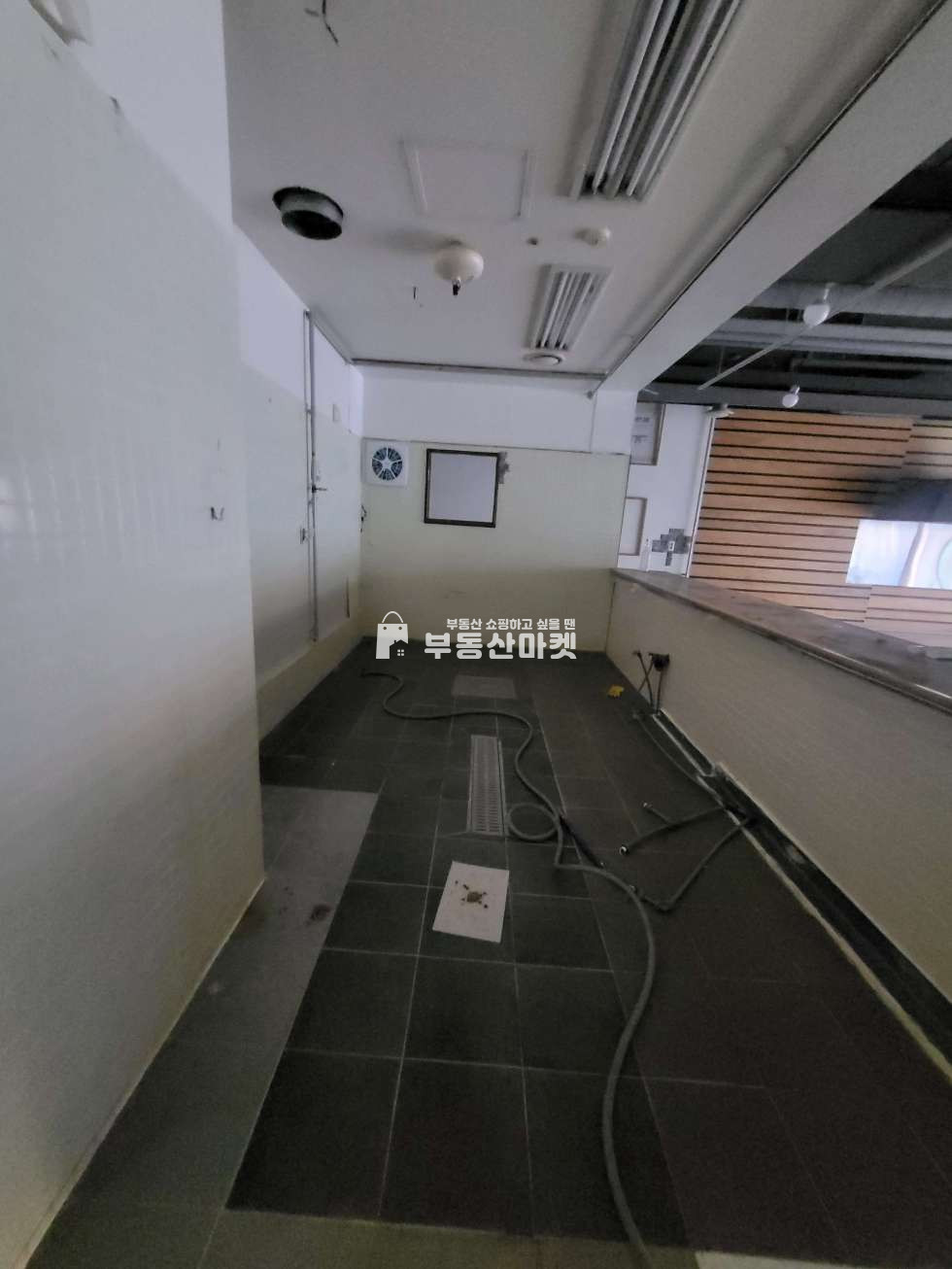 전남광주 서구 금호동 금호 메인먹자상권/광고효과 좋음/유동인구 많음/ 즉시입주가능 / 접근성 매우 좋음/ 고기 호프 추천 월세 매물번호 13372 사진 1