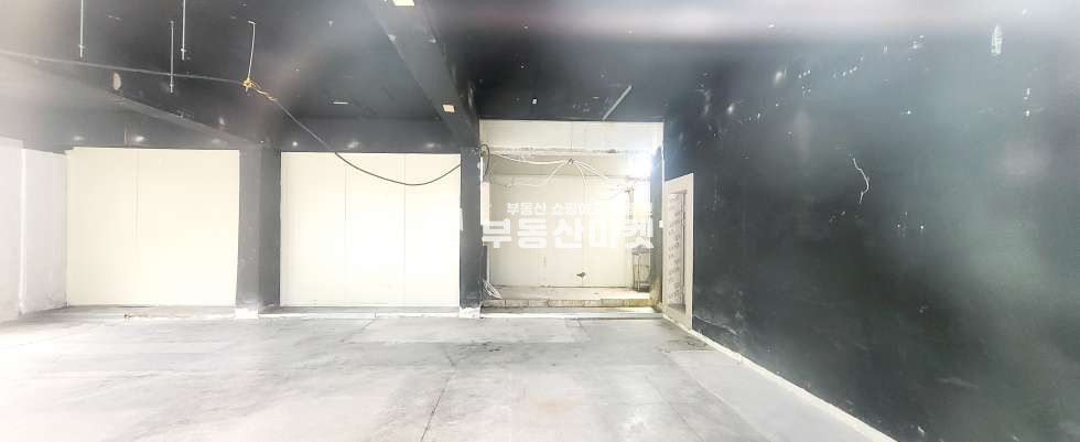 전남광주 동구 계림동 계림동 아파트 밀집지역 버스정류장 앞 1층 공실상가 월세 매물번호 17231 사진 1