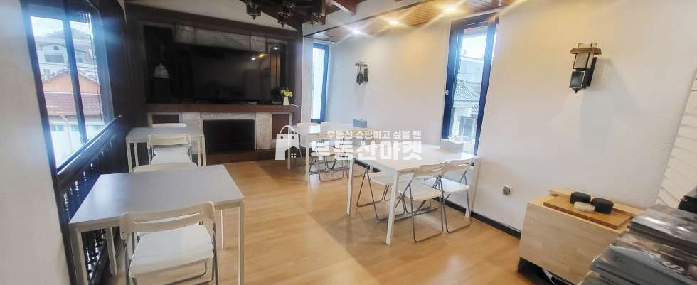 전남광주 동구 동명동 동명동 까페 메인상권 / 주택 개조 상가 / 스킵플로어 1층 무권리 월세 매물번호 17439 사진 1