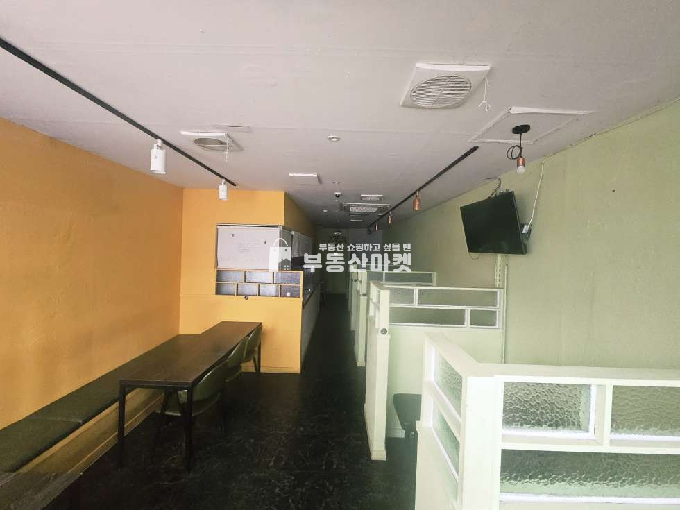 전남광주 북구 삼각동 삼각동 대단지주거.교원 밀집지역 상권최상 2층상가 월세 매물번호 17612 사진 1