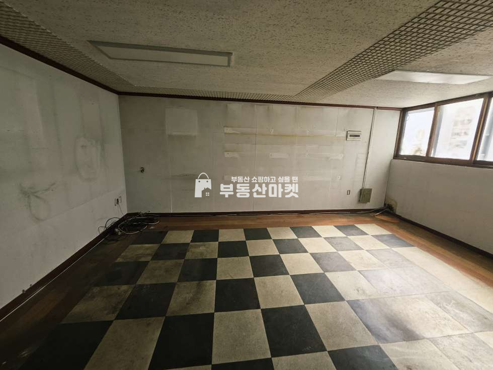 전남광주 북구 신안동 신안동 오피스메인상권 무권리 1층상가 월세 매물번호 17624 사진 3