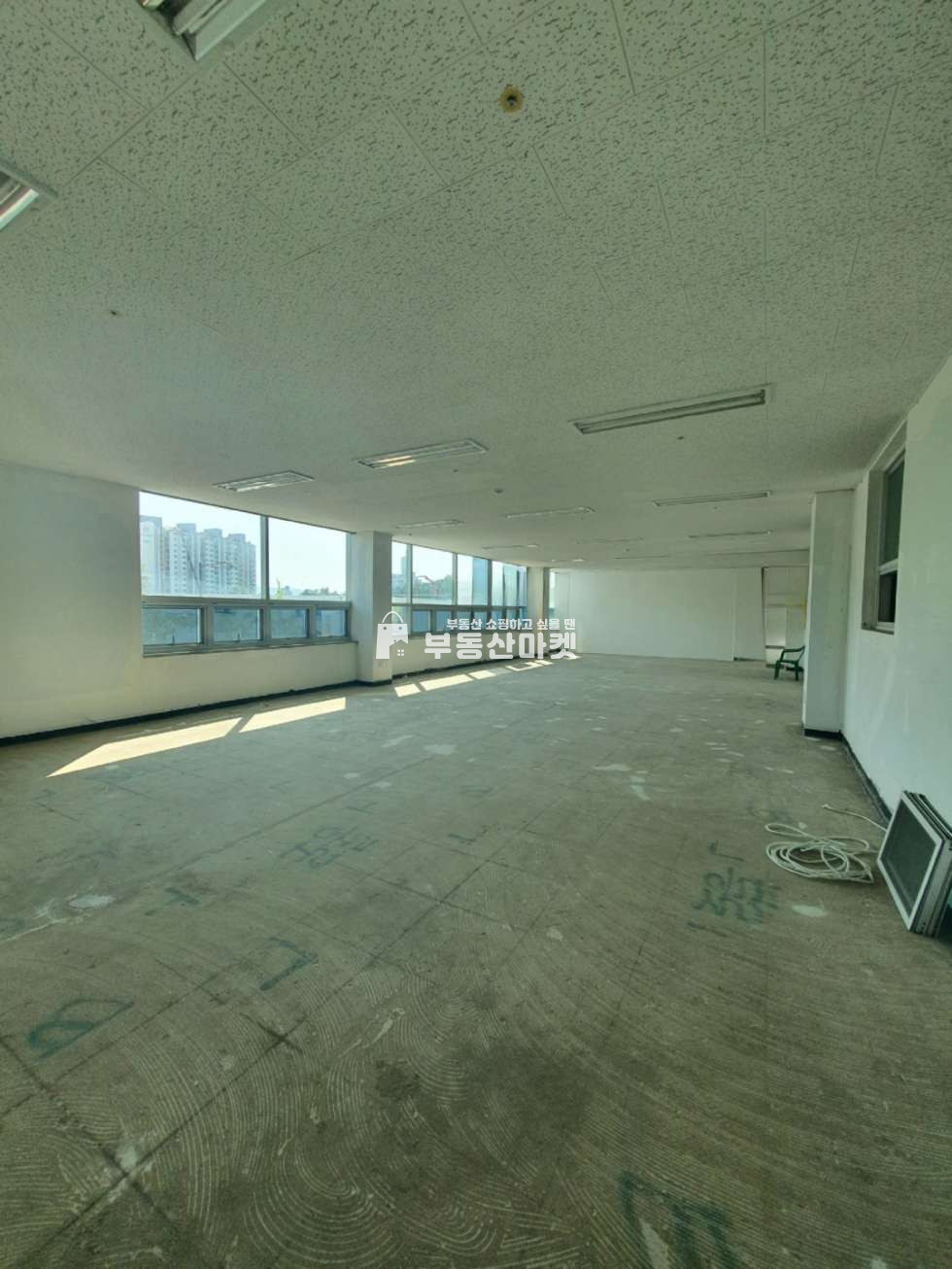전남광주 광산구 신창동 신창동 호반아파트, 남양아파트 인근 대로변 코너 2층 상가 임대 월세 매물번호 17626 사진 1