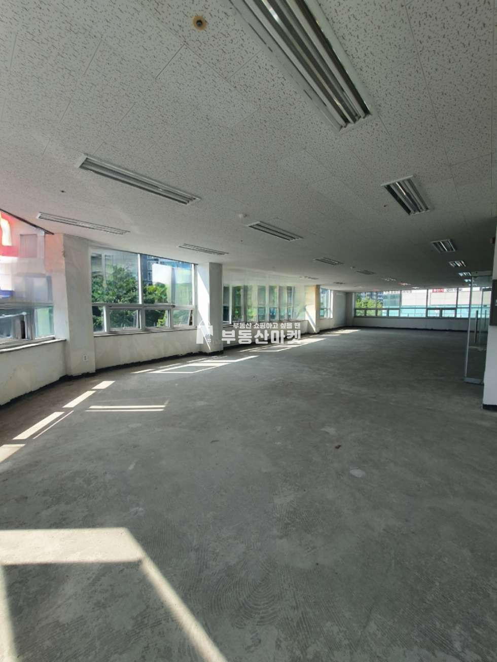 전남광주 광산구 신창동 신창동 호반아파트, 남양아파트 인근 대로변 코너 2층 상가 임대 월세 매물번호 17626 사진 2