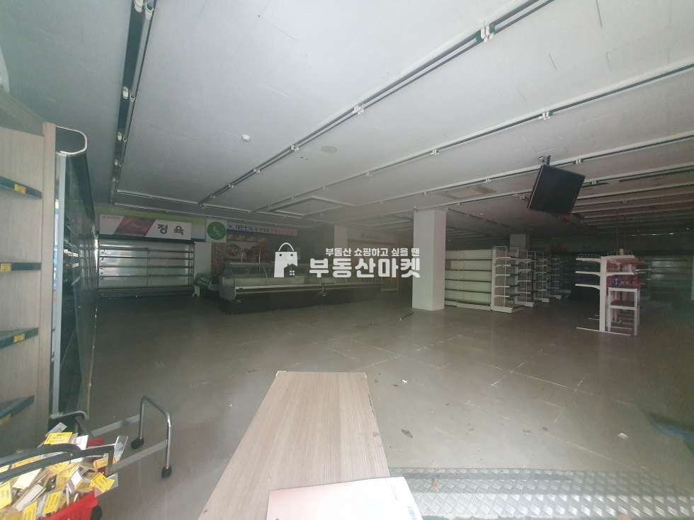 전남광주 광산구 신가동 신가동 1층 코너공실 상가임대ㅣ먹자상권내 위치 70평대 대형평수ㅣ 주차 매우 편리 월세 매물번호 15324 사진 2