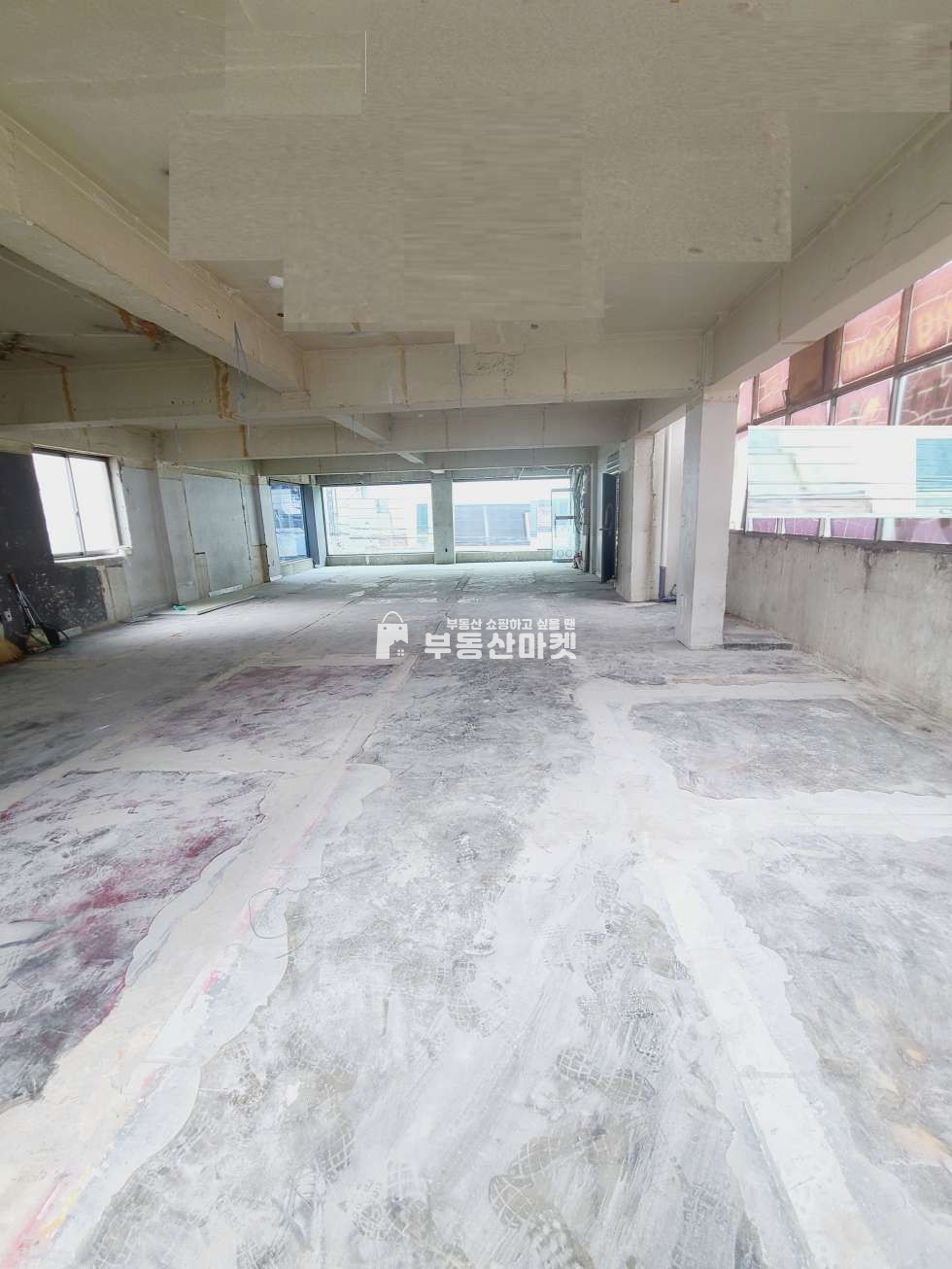 전남광주 북구 용봉동 동전노래연습장 전대후문 용봉동 메인상권내 2층 내부시설최상 오토운영 월세 매물번호 15977 사진 1