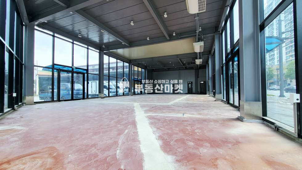 전남광주 북구 양산동 양산호수공원 방면ㅣ1층 공실상가임대ㅣ공장, 창고, 가구, 전자기기 판매점 월세 매물번호 17810 사진 2