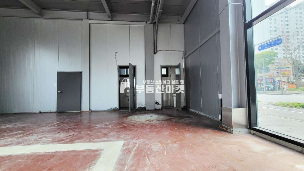 전남광주 북구 양산동 양산호수공원 방면ㅣ1층 공실상가임대ㅣ공장, 창고, 가구, 전자기기 판매점 월세 매물번호 17810 사진 3