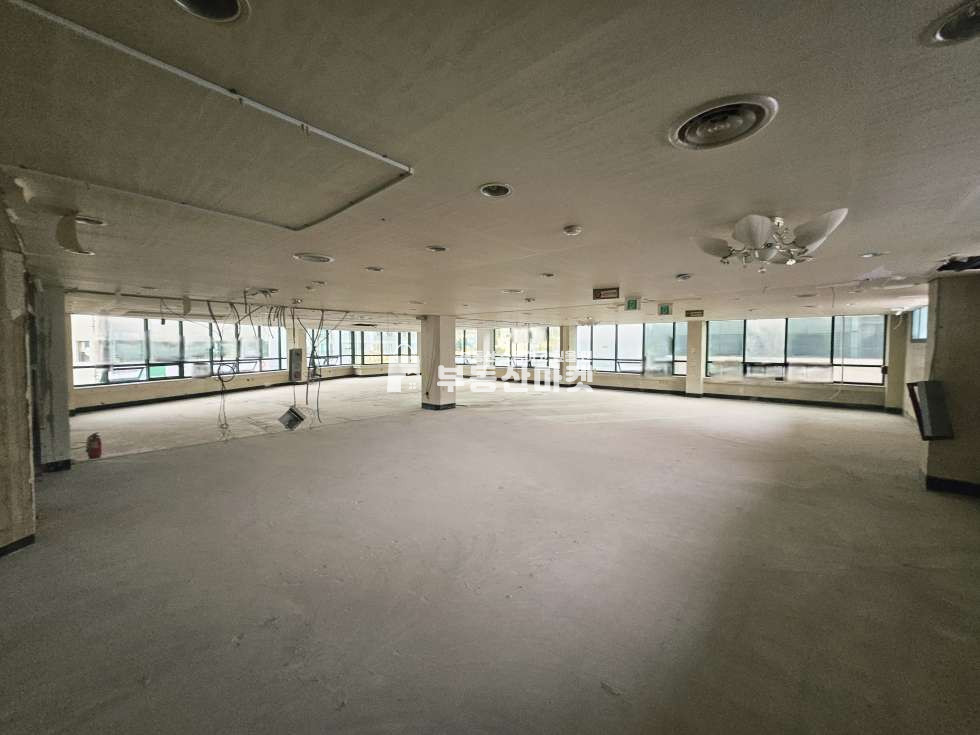 전남광주 북구 오치동 대단지 주거밀집지역 & 프랜차이즈.교원밀집지역 3층상가 월세 매물번호 17879 사진 2