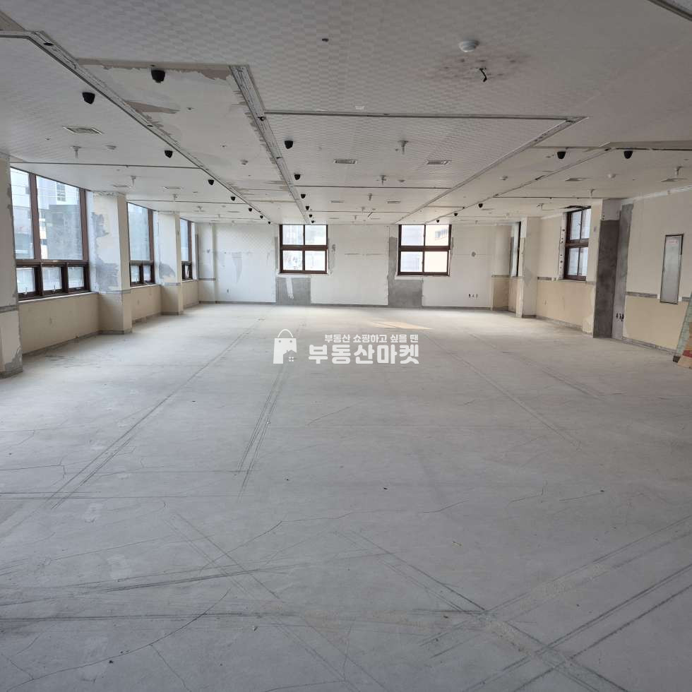 전남광주 서구 쌍촌동 금호 쌍촌 아파트 주거 밀집 주차장보유 3층 중대형 상가 사무실 임대!! 월세 매물번호 18182 사진 1