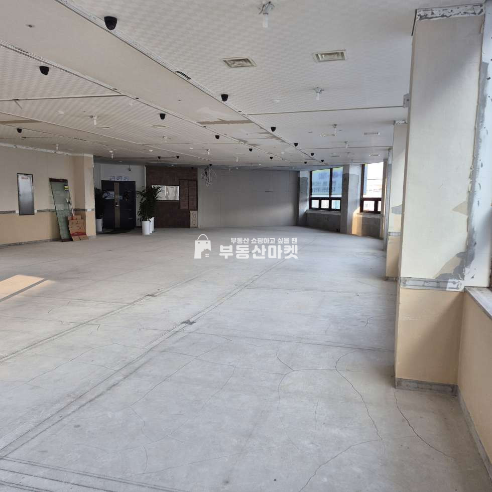 전남광주 서구 쌍촌동 금호 쌍촌 아파트 주거 밀집 주차장보유 3층 중대형 상가 사무실 임대!! 월세 매물번호 18182 사진 2