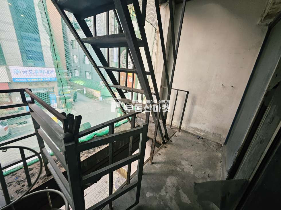 전남광주 서구 금호동 아파트 밀집 근린상업지역내 코너 건물 가시성 좋은 2층 상가 사무실 임대 월세 매물번호 18243 사진 4
