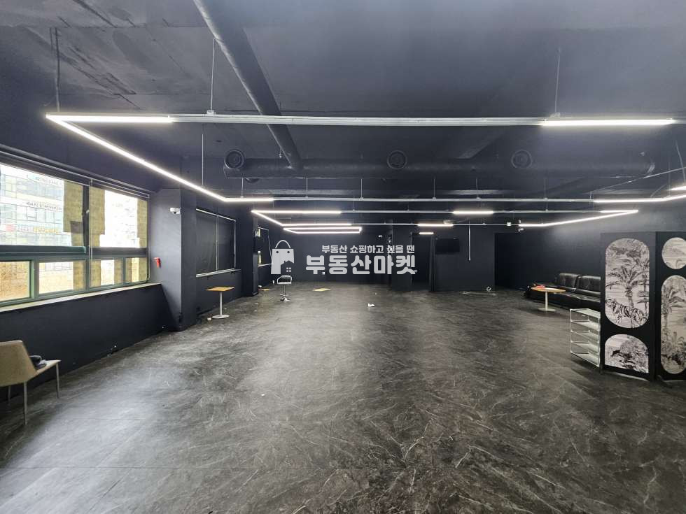 전남광주 광산구 우산동 우산동ㅣ먹자메인거리 위치ㅣ광고효과최상ㅣ접근성최상ㅣ즉시입주가능 월세 매물번호 18240 사진 1