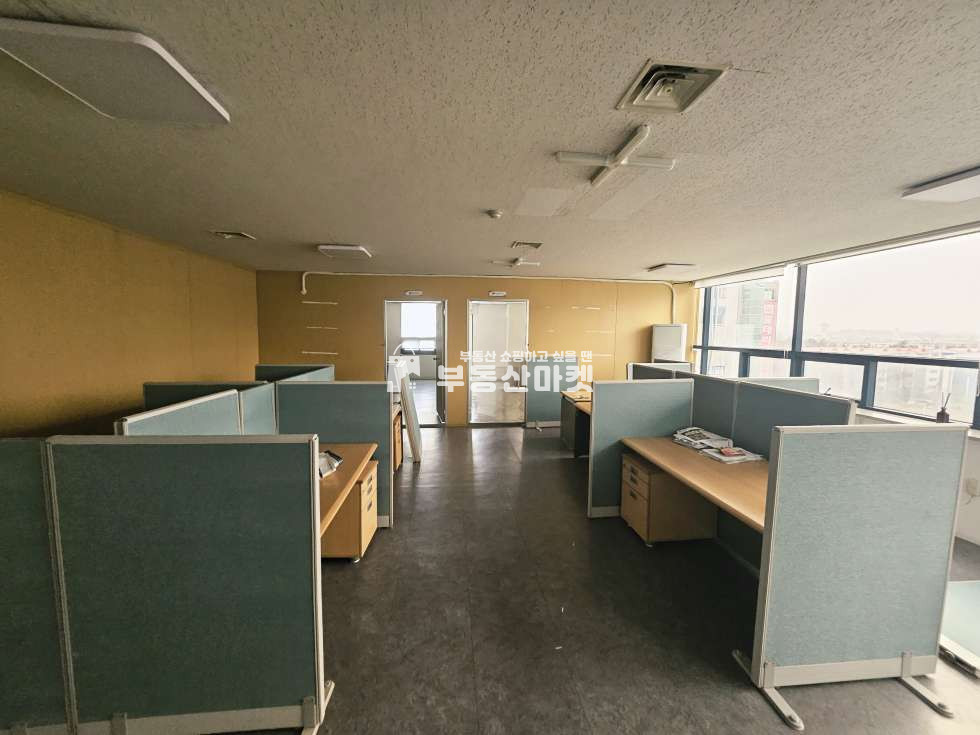 전남광주 광산구 쌍암동 쌍암동ㅣ유동인구多ㅣ사무실인테리어 완비ㅣ현)공실ㅣ엘.베완비 월세 매물번호 18185 사진 1