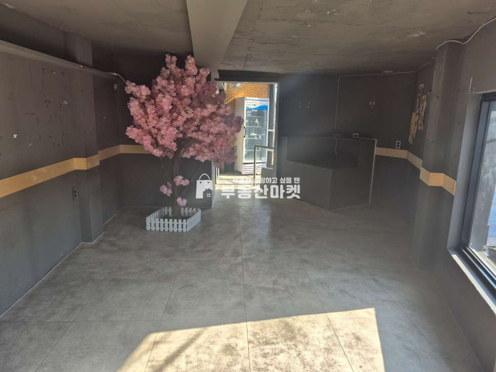 전남광주 남구 양림동 양림오거리 1~2층 전체 사용 내부 남여 화장실 협의가!! 월세 매물번호 18282 사진 2