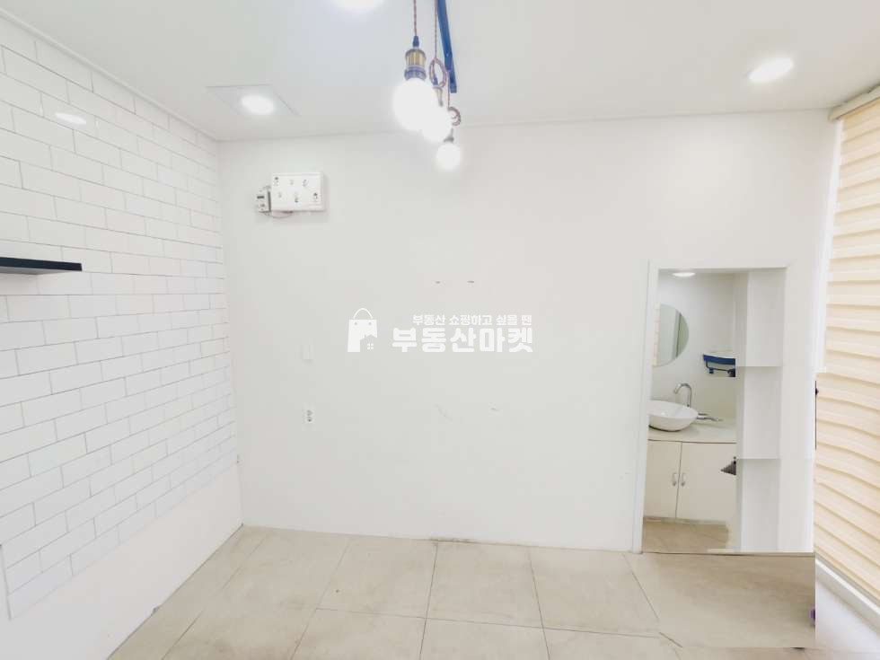 전남광주 북구 우산동 중흥동 우산동 ㅣ 대단지주거밀집지역 대로변코너 ㅣ 무권리 1층상가 임대 월세 매물번호 14724 사진 3