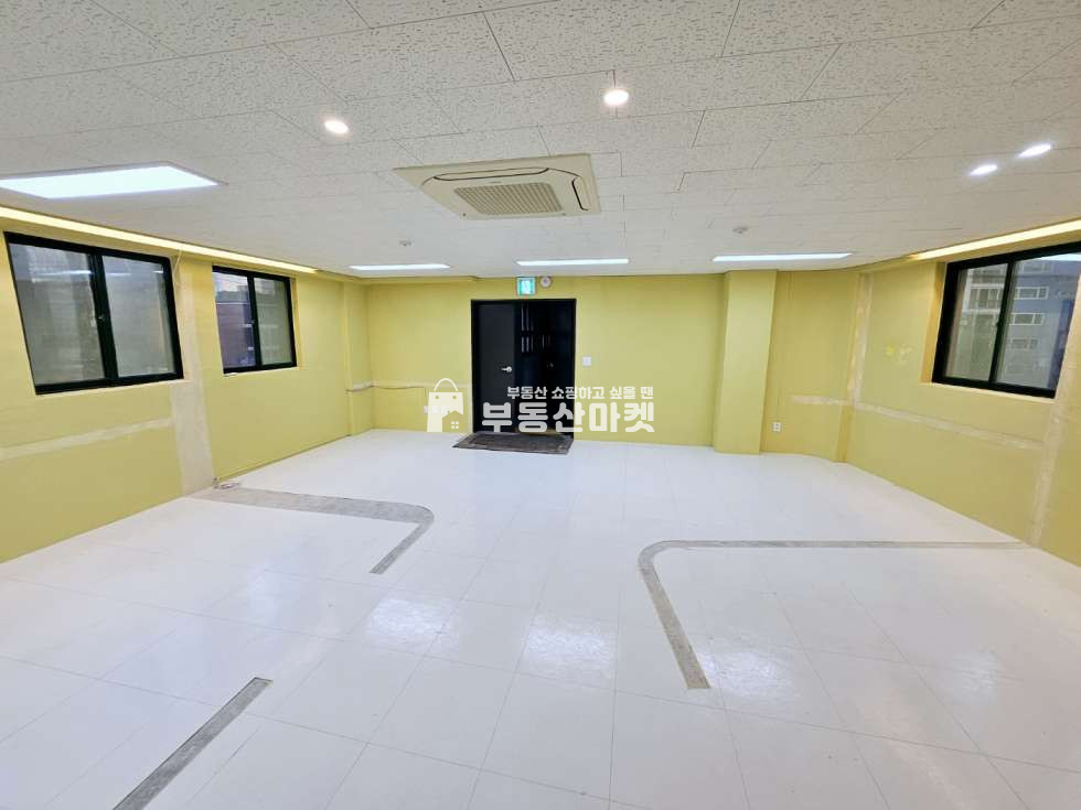 전남광주 북구 용봉동 용봉동 대단지주거 및 학원 밀집지역 3층상가 월세 매물번호 15470 사진 1