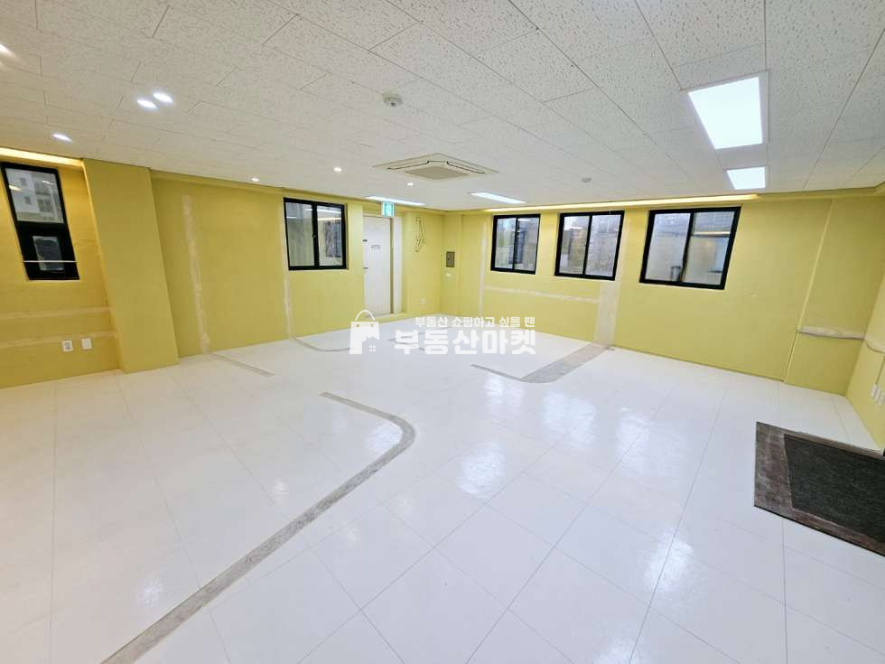전남광주 북구 용봉동 용봉동 대단지주거 및 학원 밀집지역 3층상가 월세 매물번호 15470 사진 3