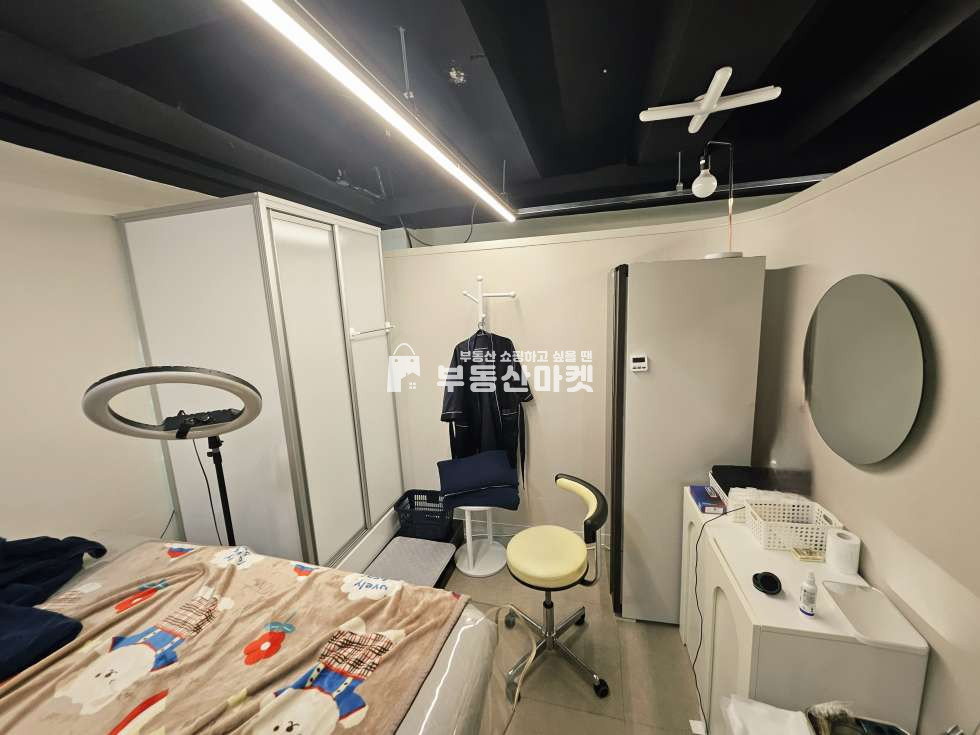 전남광주 북구 용봉동 용봉동 전철우사거리인근 주거밀집지역 1층상가 임대 즉시입주가(추천업종:셀프빨래방 뷰티샵 네일샵 프랜차이즈 사무실 카페) 월세 매물번호 10870 사진 4