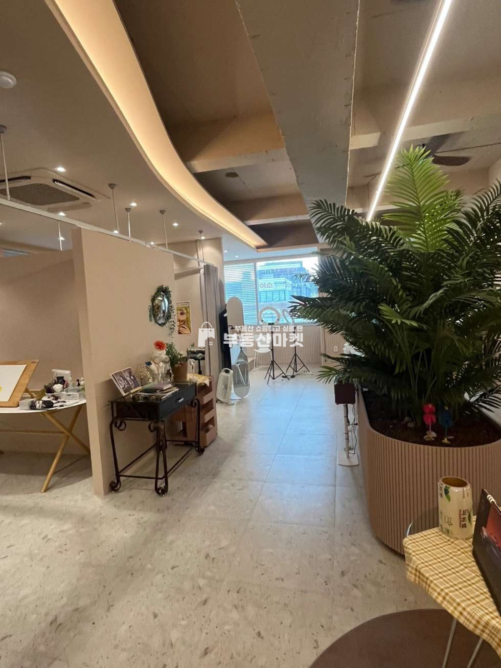 전남광주 서구 풍암동 풍암동 대로변 내부시설 완벽한 뷰티 샵 임대!! 월세 매물번호 18322 사진 1