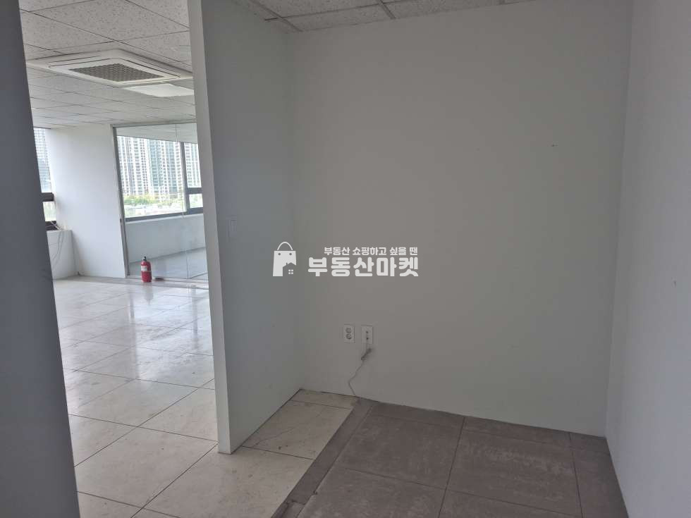 전남광주 서구 양동 양동 대로변 시스템에어컨4대 있는 대형 사무실임대합니다. 월세 매물번호 18353 사진 4
