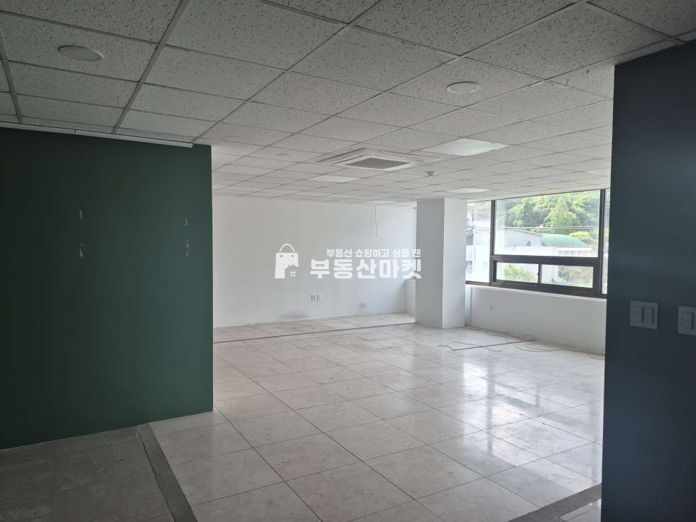 전남광주 서구 양동 양동 대로변 시스템에어컨4대 있는 대형 사무실임대합니다. 월세 매물번호 18353 사진 8