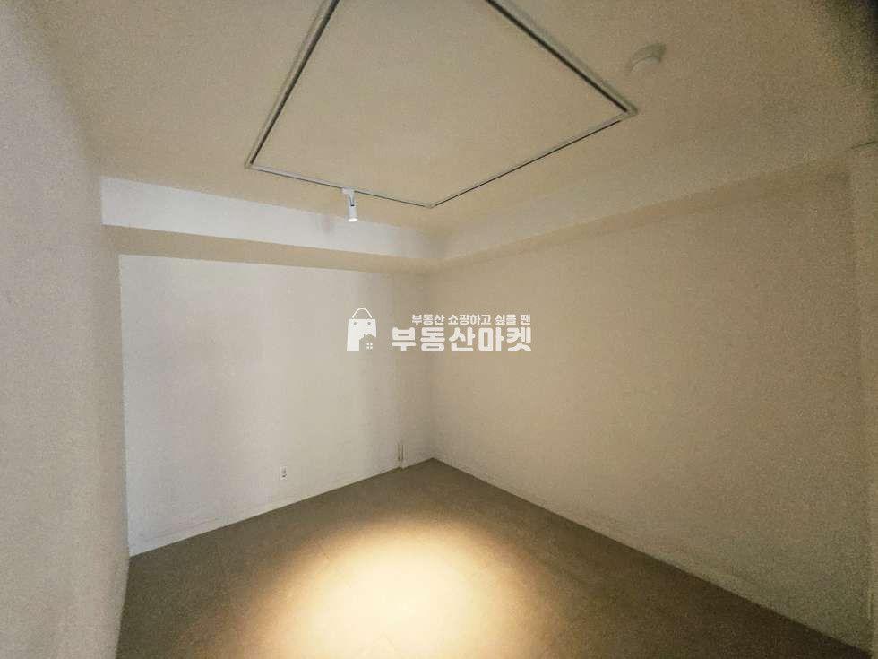 전남광주 북구 신안동 신안동ㅣ대학가메인상권ㅣ즉시입주ㅣ내부인테리어깔끔ㅣ시비권 없음 월세 매물번호 18387 사진 4