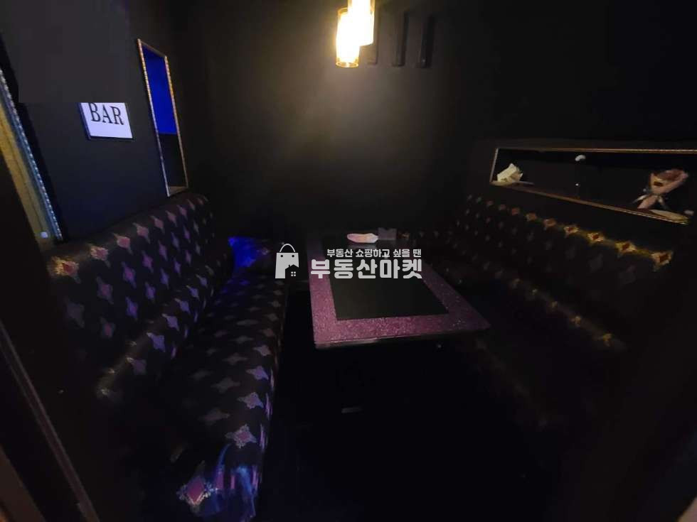전남광주 북구 용봉동 용봉동 전철우(스타벅스)사거리먹자상권 ㅣ 도로변 코너 ㅣ bar 현성업중 무권리 월세 매물번호 11098 사진 2