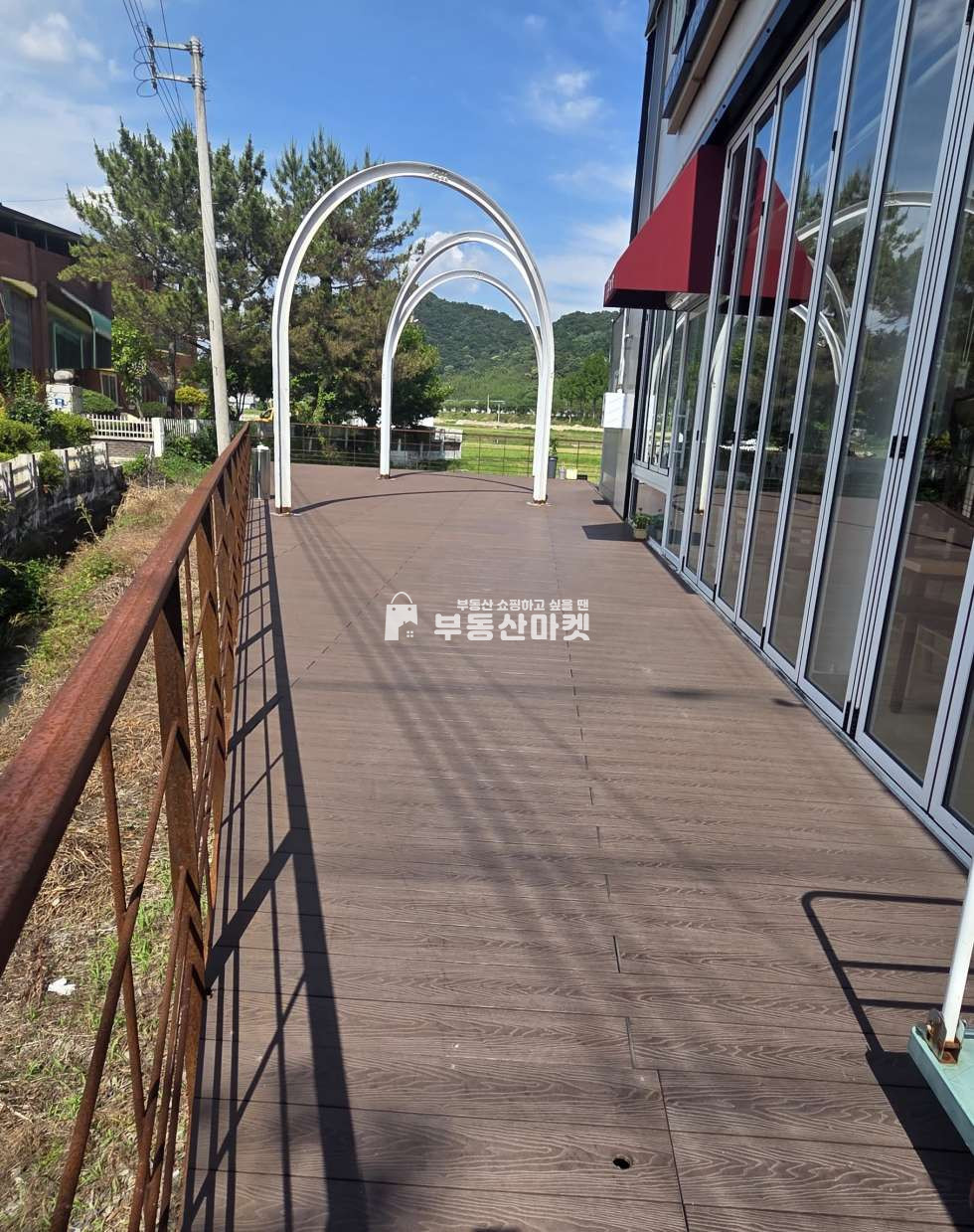 전남광주 담양군 담양읍 담양읍 ㅣ인테리어최상! 강력추천!! ㅣ 음식점 시설완비 ㅣ주차편리! 접근성좋음 테라스완비!!ㅣ 현업종승계 / 타업종협의가능!! 월세 매물번호 18427 사진 5