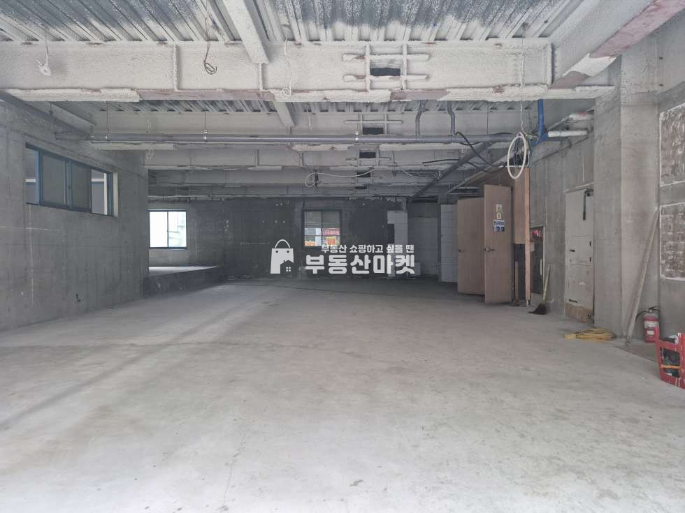 전남광주 서구 풍암동 풍암 1지구 메인 상업지구1층 무권리 상가 임대!! 월세 매물번호 18449 사진 2