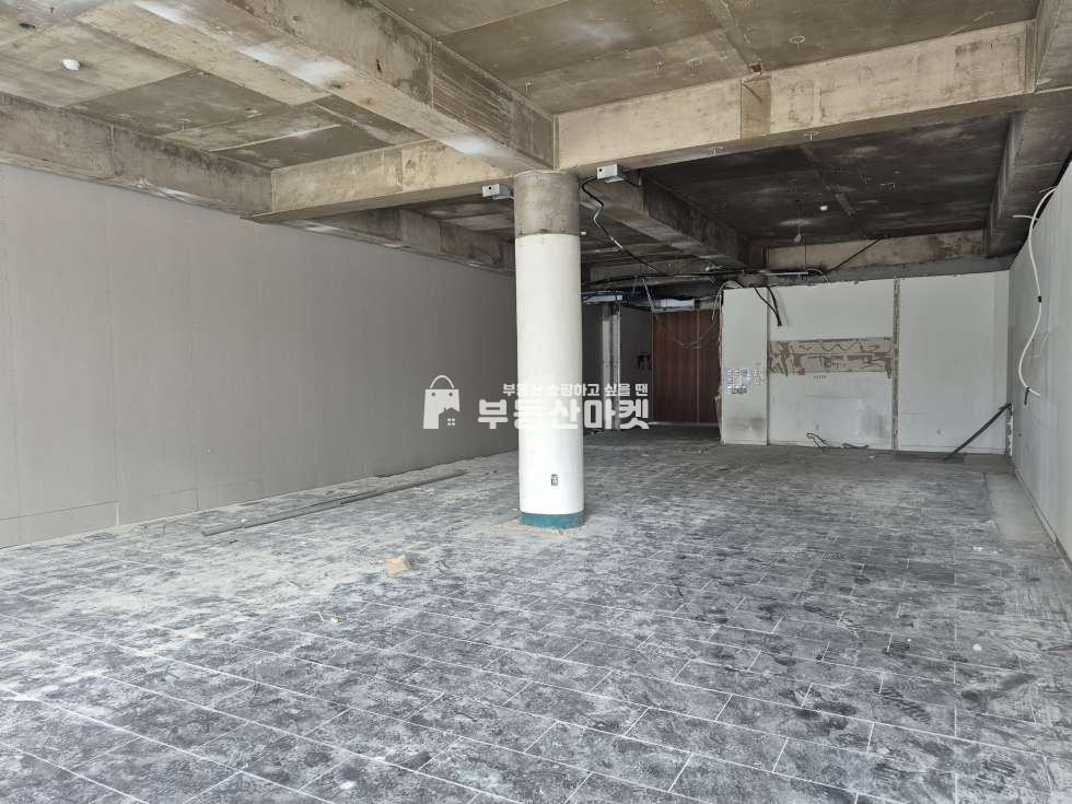 전남광주 서구 화정동 농성동 메인 대로변 구)자동차전시장 1층 상가 임대!! 월세 매물번호 18451 사진 3