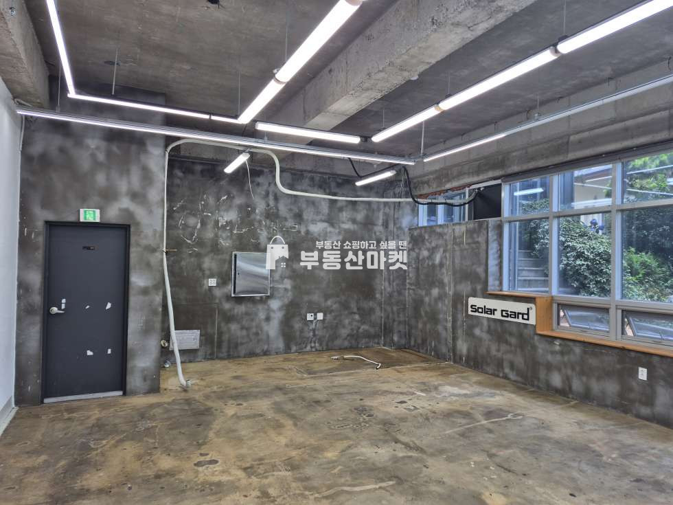 전남광주 서구 내방동 아파트 원룸 밀집 건물 내외부 상태좋음 구)카샵 1층 상가 임대!! 월세 매물번호 18462 사진 1