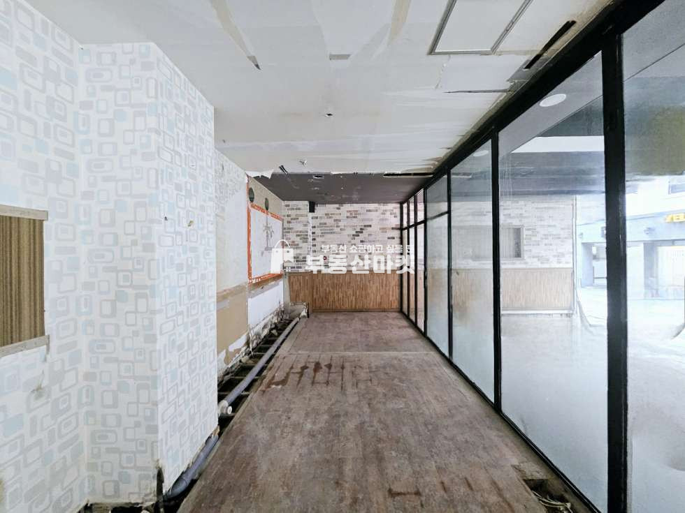 전남광주 북구 용봉동 용봉동 도로변 코너건물 / 전용주차장앞 / 상하차 주정차용이 월세 매물번호 15829 사진 1