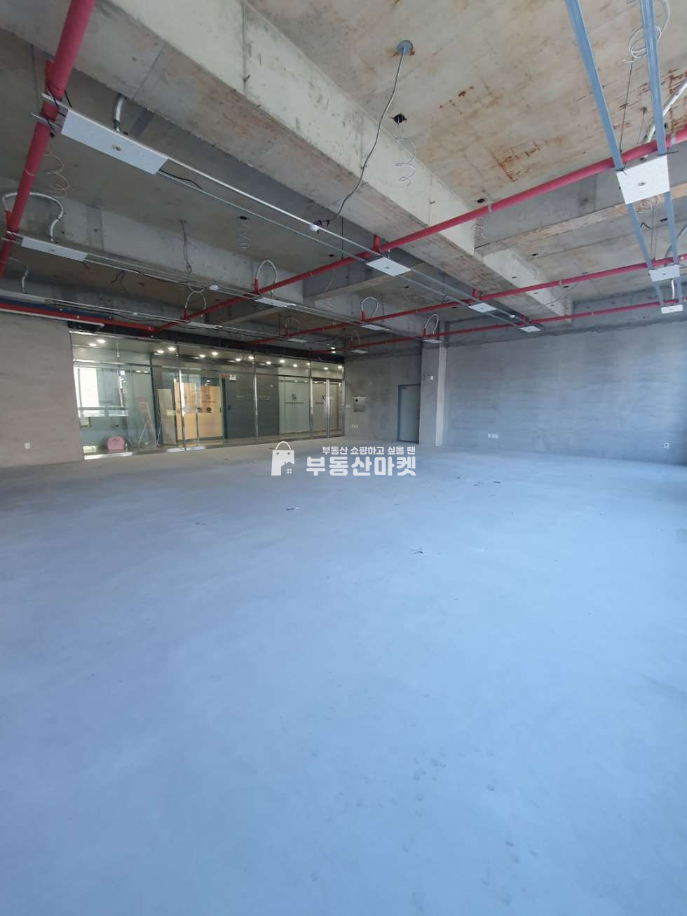 전남광주 북구 용두동 양산동 메인 사거리 중심상권 대로변 3층 상가 임대 월세 매물번호 11200 사진 2